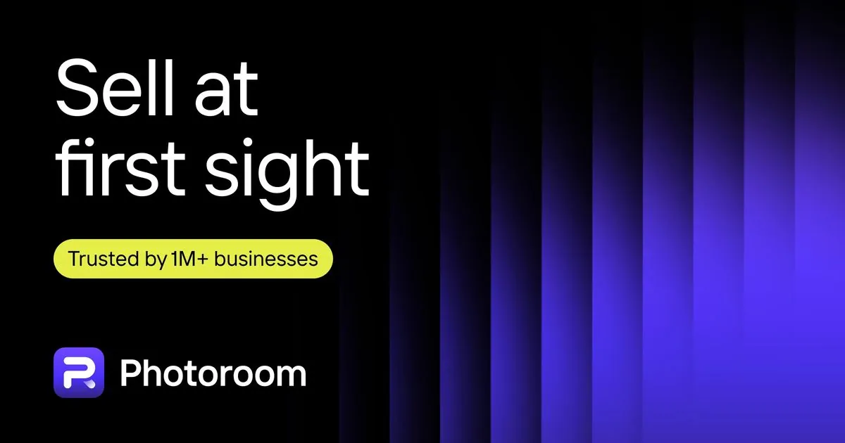 Gambar resmi Photoroom bertuliskan "Sell at first sight" dengan label "Trusted by 1M+ businesses" dan logo Photoroom di latar hitam-ungu
